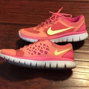 Nike Flex Run 2015- Sz 7Y